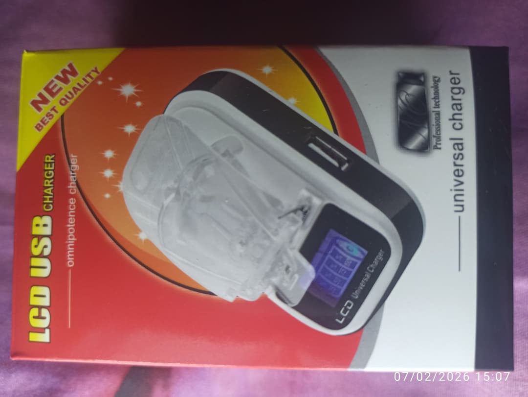 شاحن بطاريات خارجي